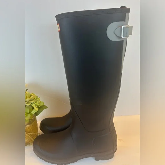 Hunter Black Rain Boots SIZE 8 tall retail $190 - Picture 6 of 14